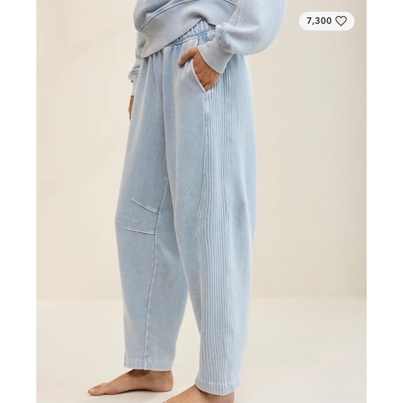 aerie Pants - Aerie Oh Snap! Barrel Sweatpant Baggy Y2K preppy pants cloud wash Medium A005539